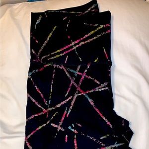 Zyia Abstract crop leggings